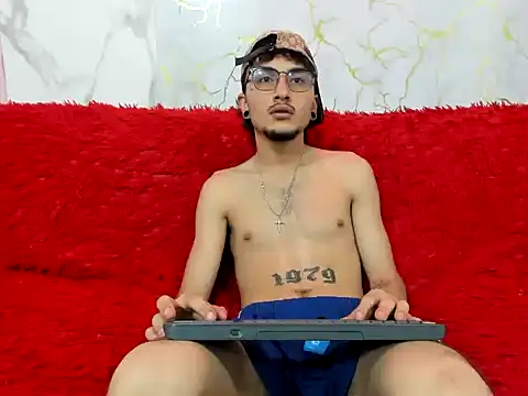 ONLYUP420 Webcamshow