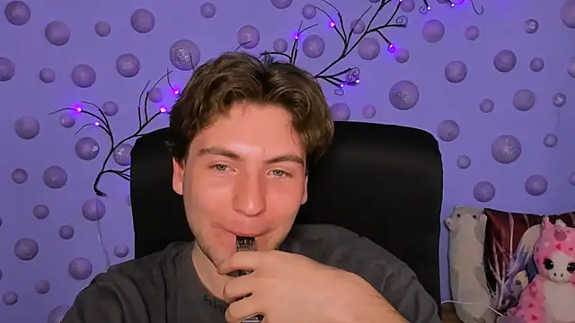 joseph_bear_'s Live XXX Chat