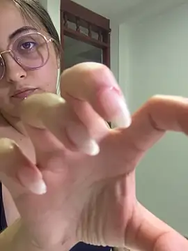 SarahCastro1_'s Live XXX Chat