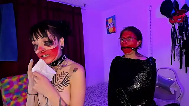 dungeongirls Pertunjukan Webcam