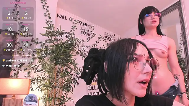 mira0_0's Live XXX Chat