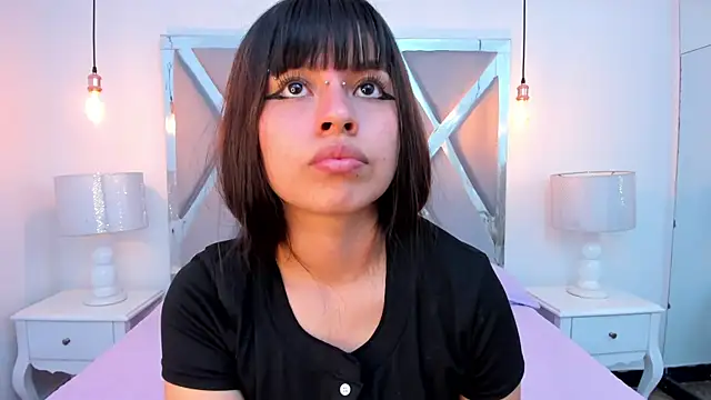 Raven_Luxx লাইভ XXX চ্যাট