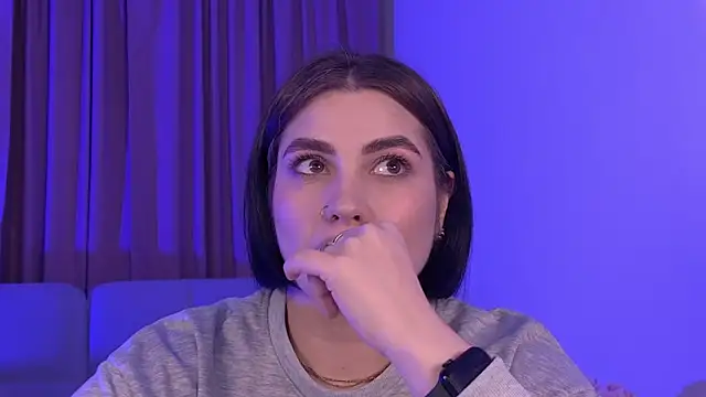 XXX chat uživo modela AdrianaToress