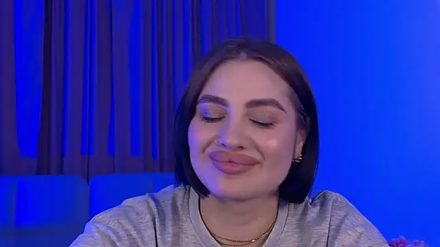 AdrianaToress' Live XXX Chat