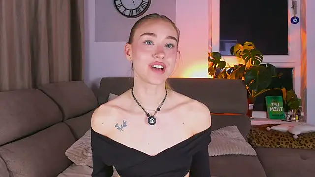 SugarSkye's Live XXX Chat