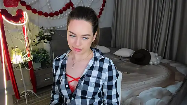 MiracleCurlyn Webbikameraesitys