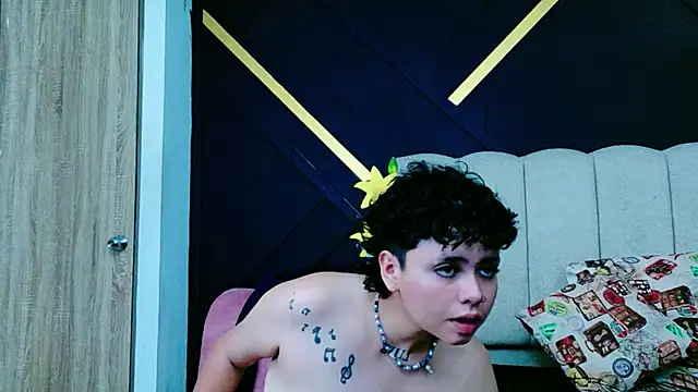 Chatroom XXX en direct de NikiEvanz