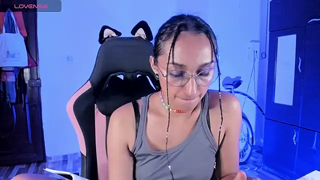 adrena_10 Chat XXX in diretta