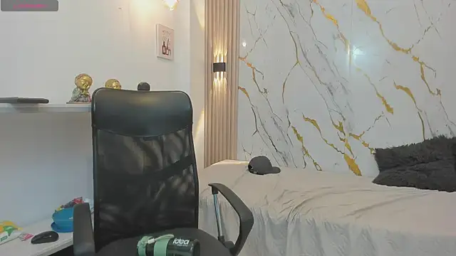 Zayn_Fox32 live XXX chat