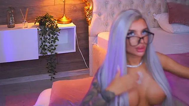 XXX chat uživo modela Juicy_Jessye
