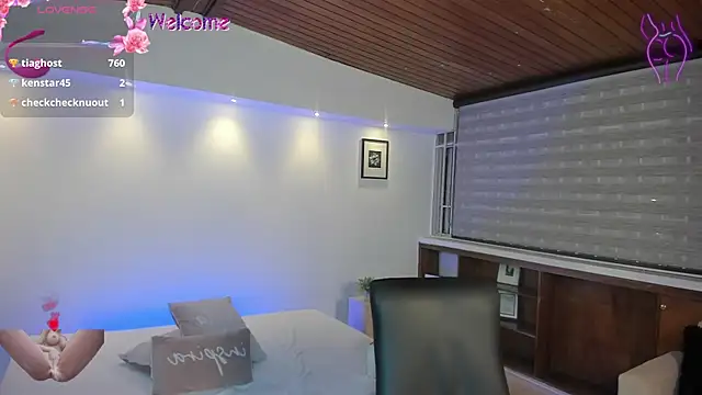 victoria_mooree live XXX chat