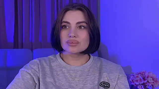 AdrianaToress Adlı Modelin Canlı XXX Sohbeti