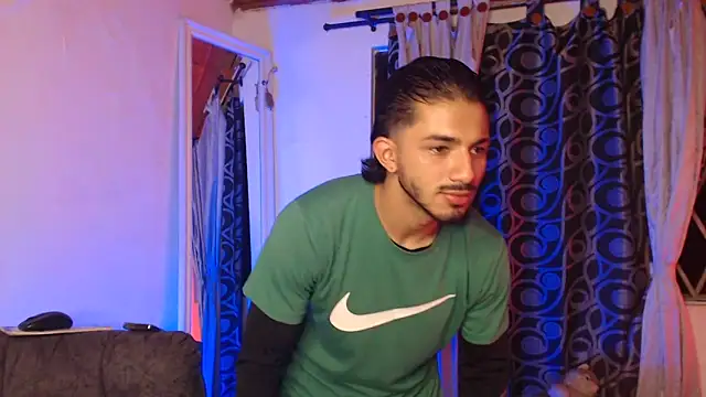 ArturoCardona_ 网络视讯表演