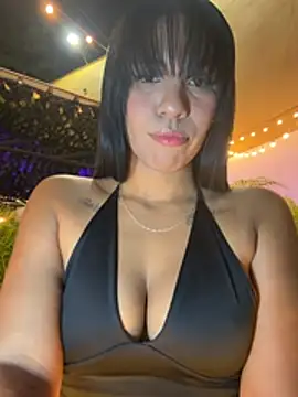 MonserratJons01 Adlı Modelin Canlı XXX Sohbeti
