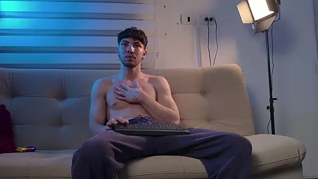 Noah_Oliveira_ Webcamshow