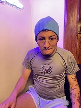 Show modela Dereck_Klain na web-kameri