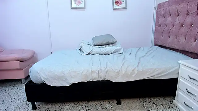 XXX chat uživo modela Trinity-presley