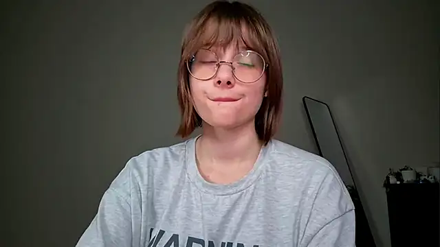ExitedTroth's Live XXX Chat