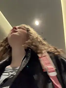outside_rosy Webcamshow