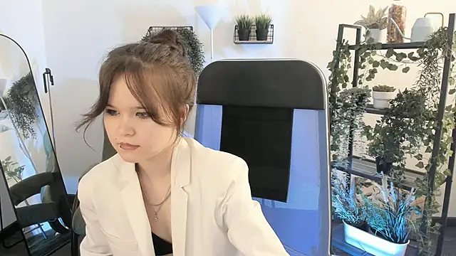 ElainebenessのライブXXXチャット