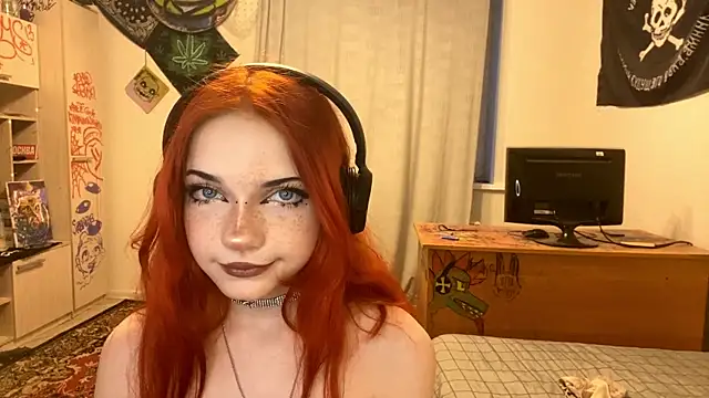 XXX chat uživo modela RedHeadCat
