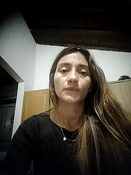 isaa-'s Live XXX Chat