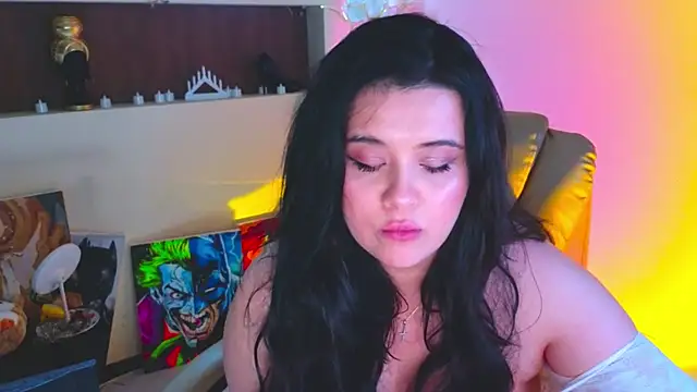 Malika_uAngel élő XXX-chatje