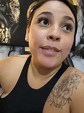 Chatroom XXX en direct de LizzRouse