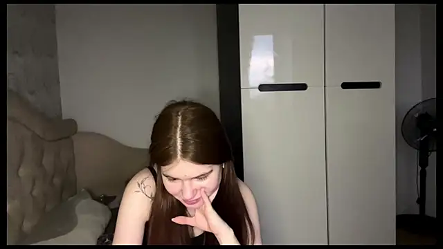 XXX chat uživo modela braveblush