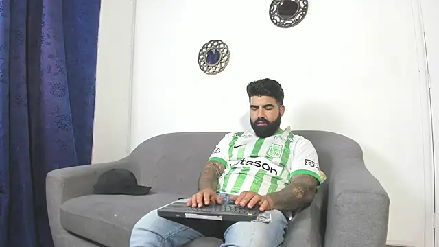 Lyon_vach élő XXX-chatje