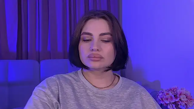 Chat +18 de AdrianaToress ao vivo