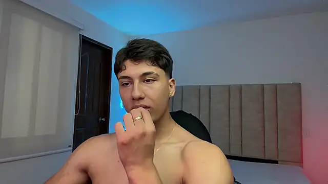 CHRIS_MORGAN1 élő XXX-chatje