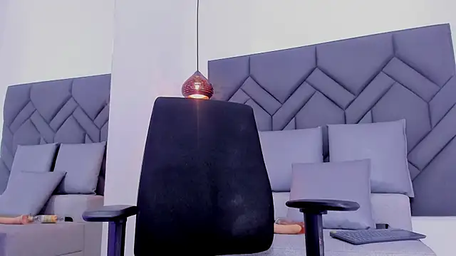 Hisoka_011 Webcam show