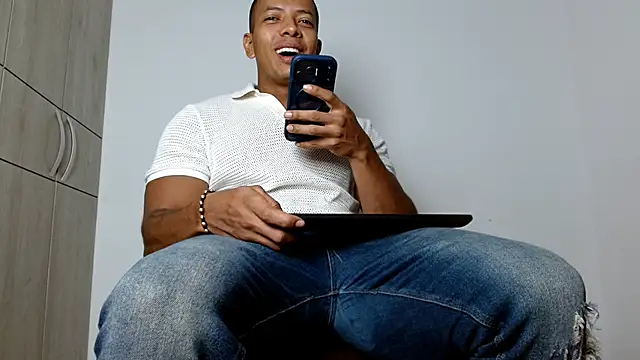 Muscle_Brown10 Webcamshow