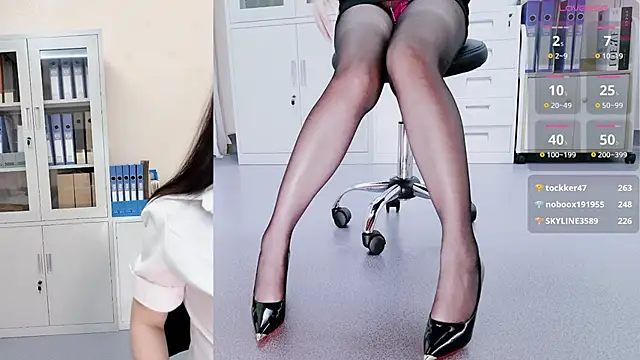 -Sophia-99's Live XXX Chat