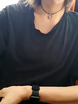 XXX chat uživo modela Aashikalaa