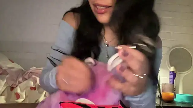 kaithra's Webcam Show