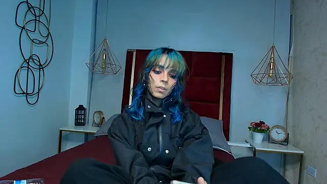 luxiel_ Show in webcam