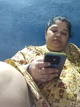 XXX chat uživo modela tamilthanushri