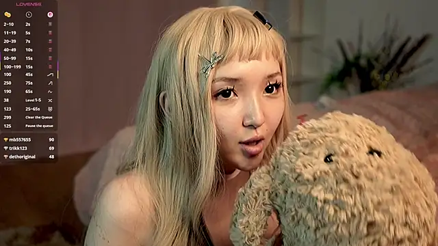 Linhmewn Live XXX chat