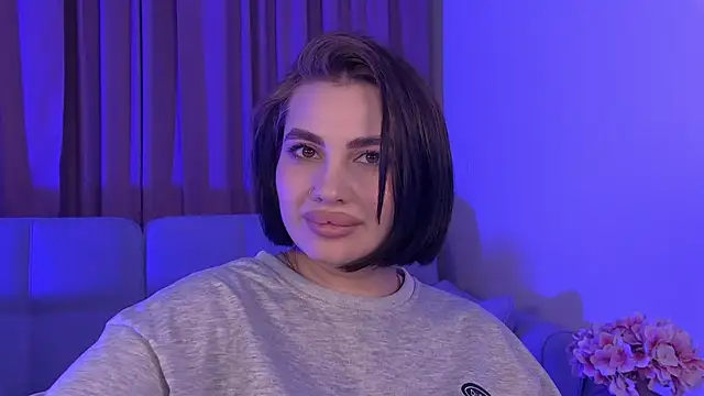 AdrianaToress Chat XXX in diretta