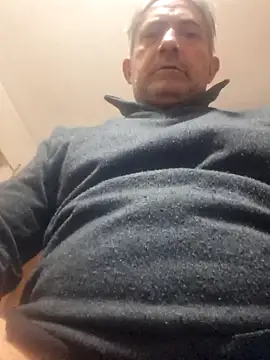 Show modela nocsivag na web-kameri