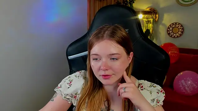 Онлайн чат XXX ElinaVale