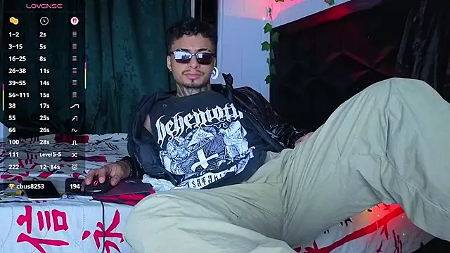 JuanCamiilo_66's Webcam Show