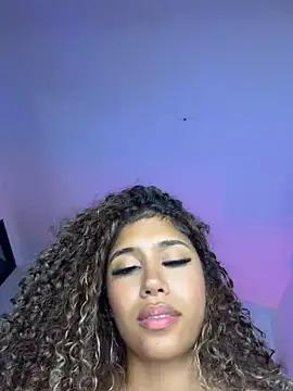 stormyy_ Adlı Modelin Canlı XXX Sohbeti
