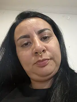 Abril_Luv Adlı Modelin Canlı XXX Sohbeti