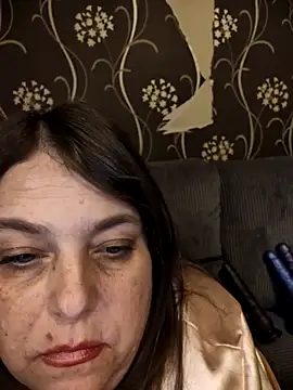 HousewifeMilf_CourtneyのライブXXXチャット