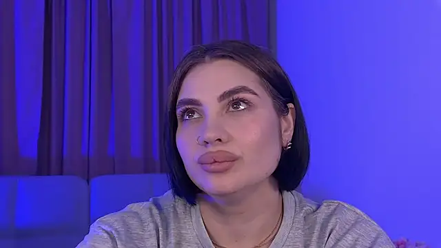 AdrianaToress' Live XXX Chat