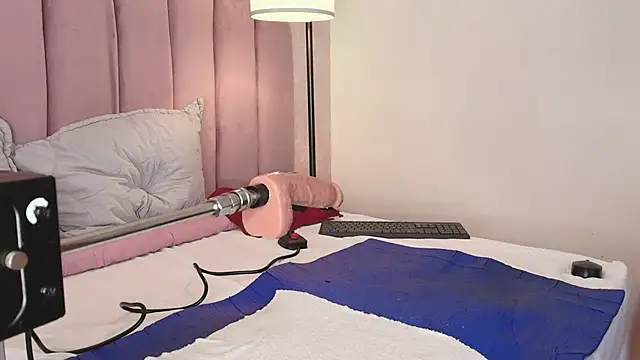 HallyBans' Live XXX Chat