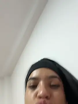 JuanitaMore01 라이브 XXX 채팅